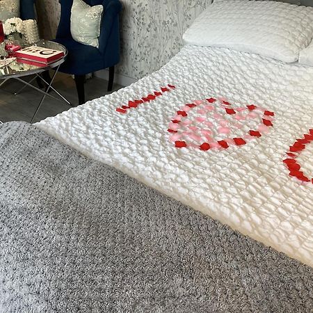Adorable Private Couples Retreat With Hot Tub Διαμέρισμα Llanfechell Εξωτερικό φωτογραφία